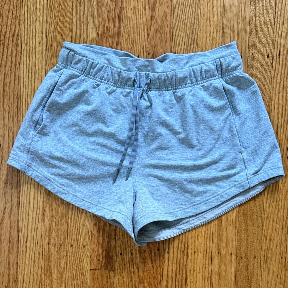 Women's Lululemon Light Gray Shorts Size M